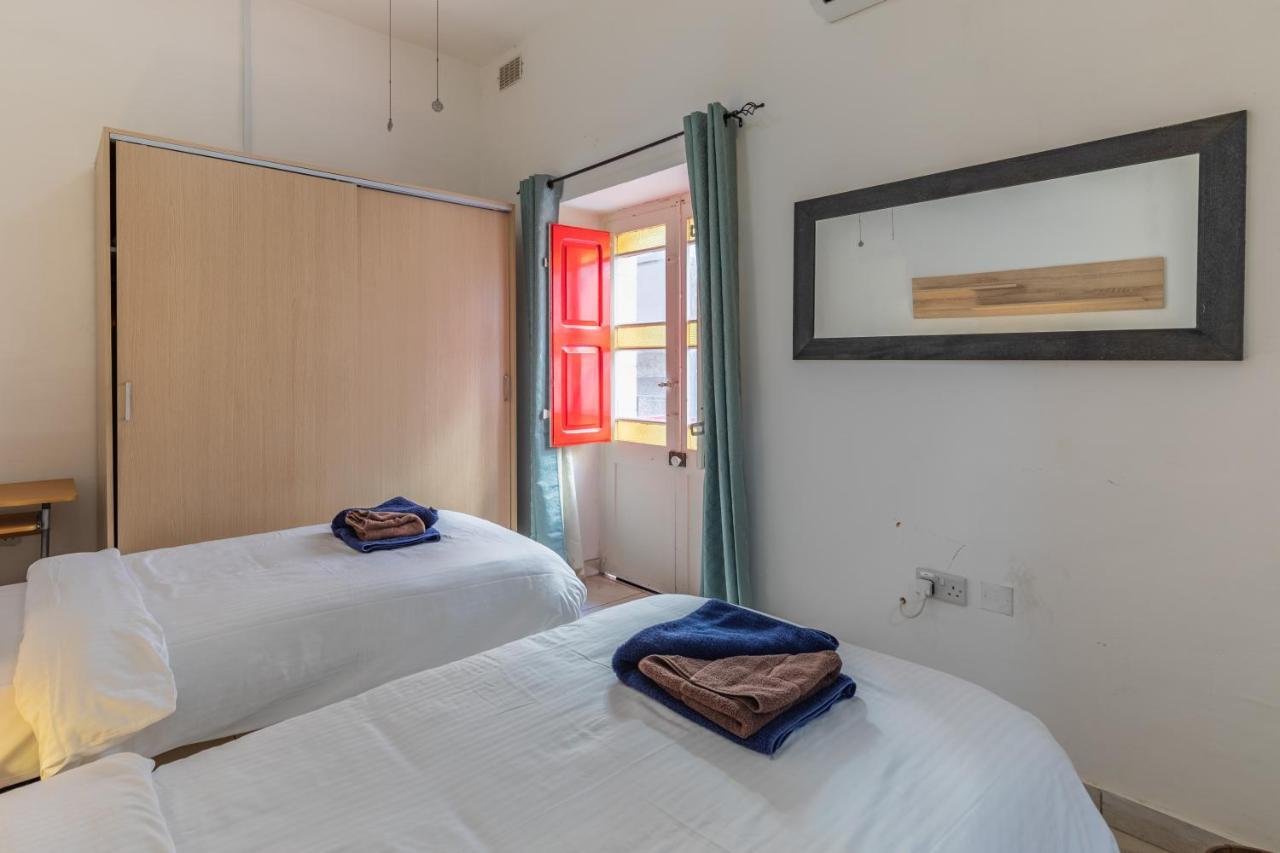Bormla - Comfortable Two Bedroom Apartment Cospicua المظهر الخارجي الصورة